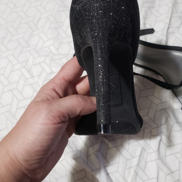 Heeled Sandals - Picture 4 of 4